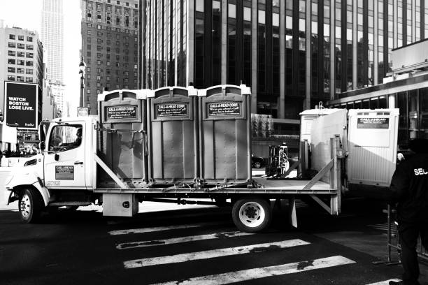 Best Affordable porta potty rental  in Cedar Falls, IA